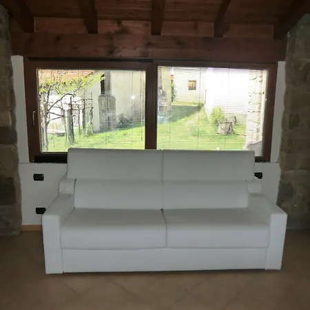 Le Peschiere Bed and Breakfast 4*