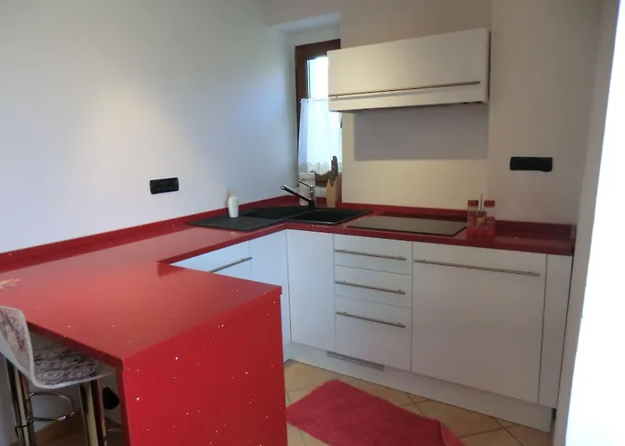 Le Peschiere Bed and Breakfast 4*